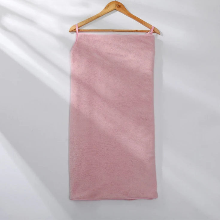 Bath towel that can be used as a bathrobe