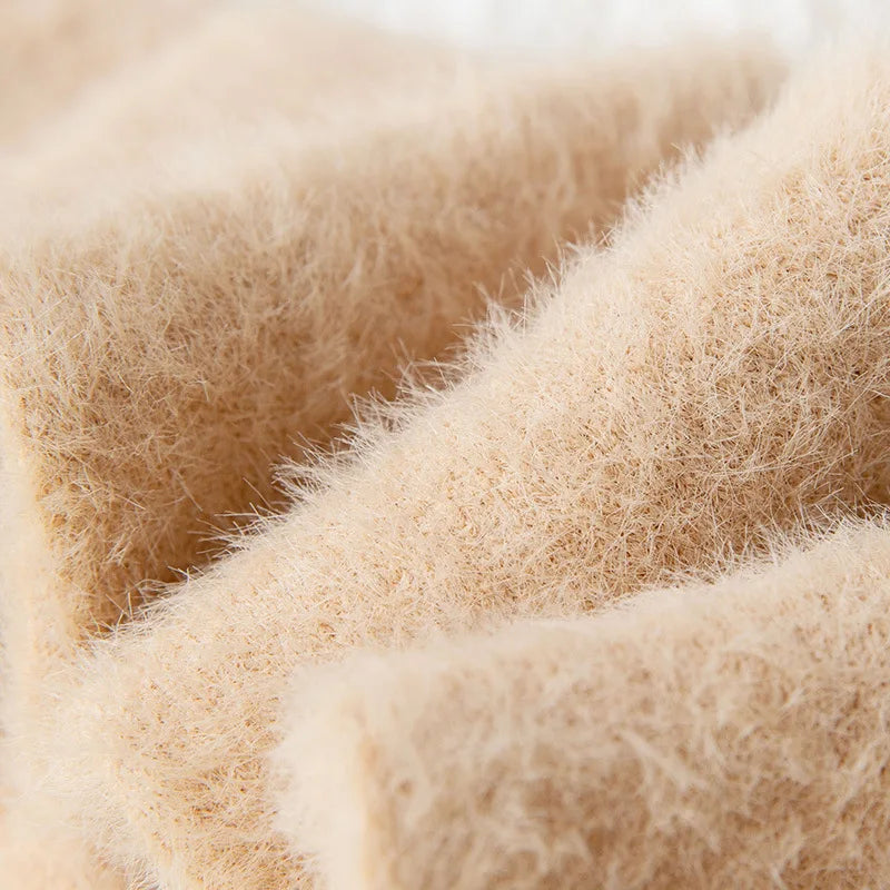 Cozy five-toe socks made of coral fleece, warm and fluffy