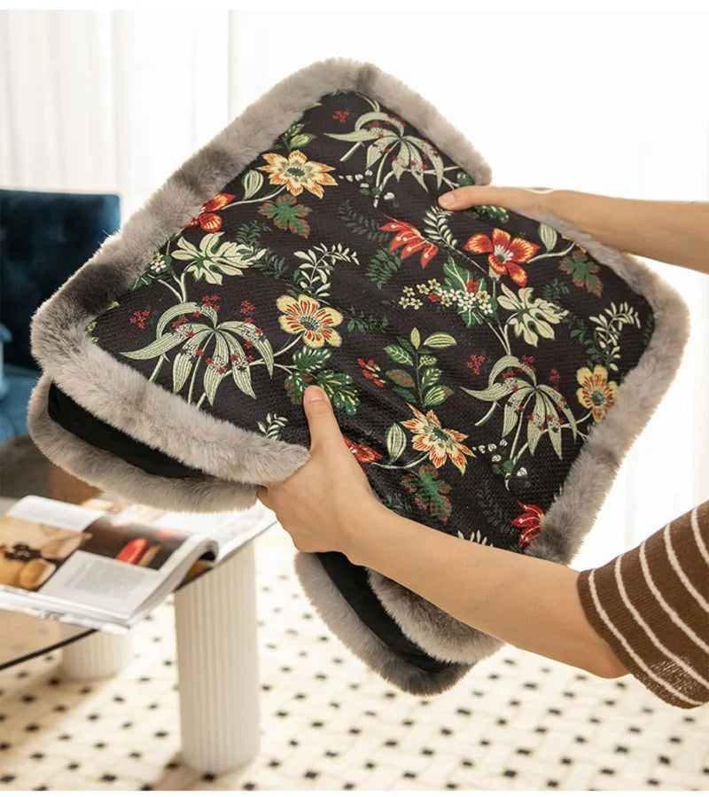 Un coussin bohème à imprimé floral pour sublimer votre déco