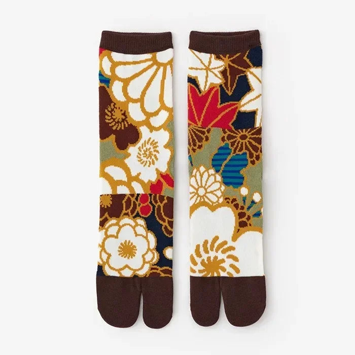Japanese cotton mid-calf socks with two toes and cute patterns