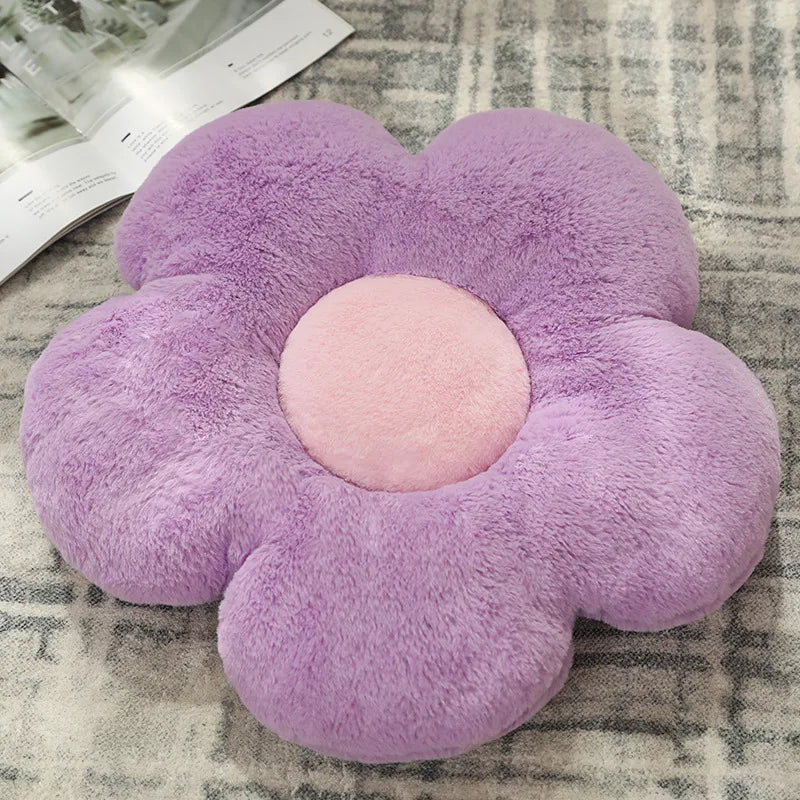 Flower-shaped plush decorative cushion