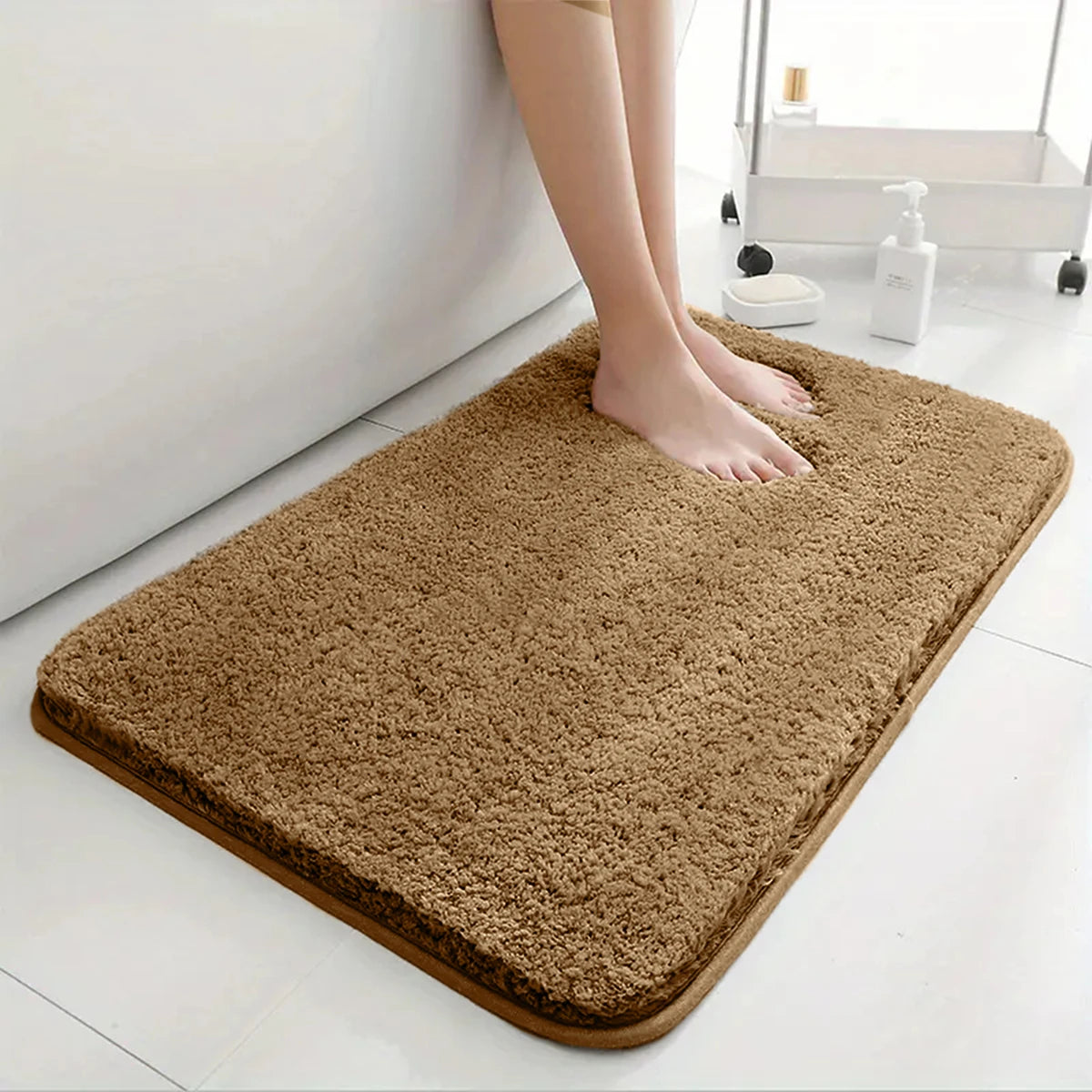 Absorbent and non-slip bath mat