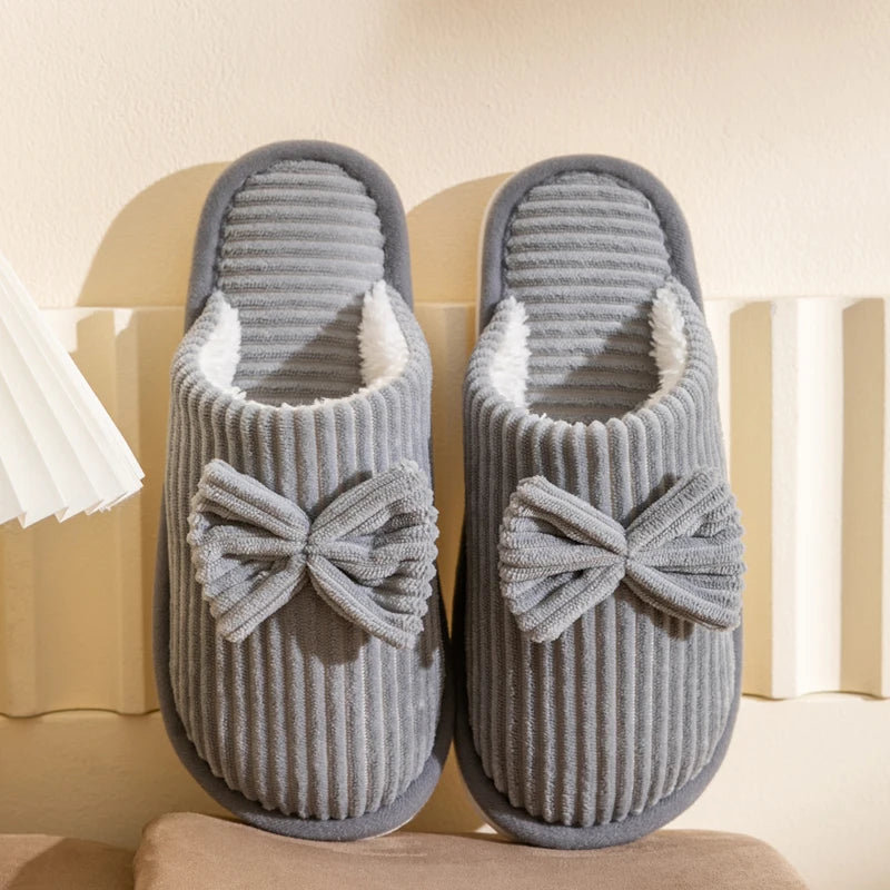 Lightweight and warm slippers with bow tie