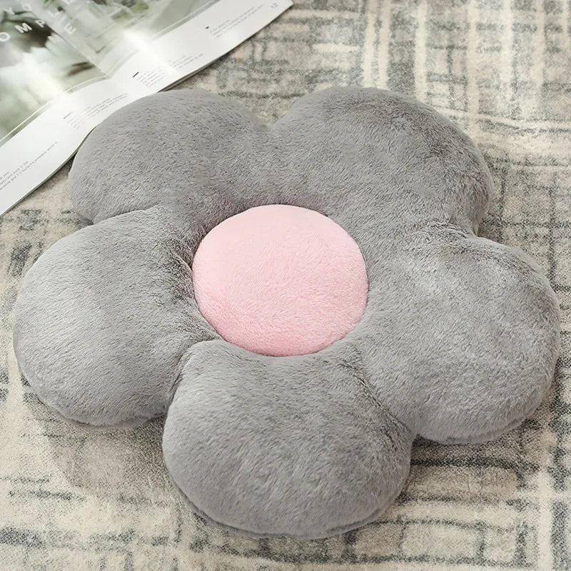 Flower-shaped plush decorative cushion