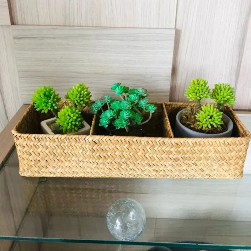 Woven storage baskets with or without lids
