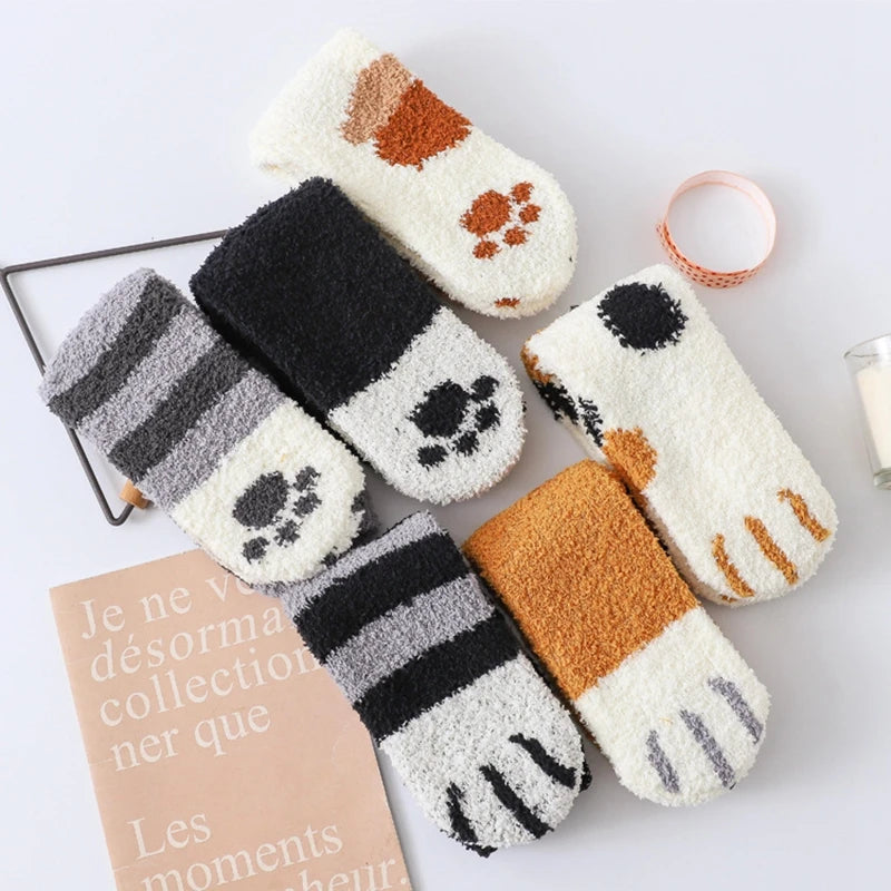 Cat Paw Socks – Kawaii and Comfortable Design