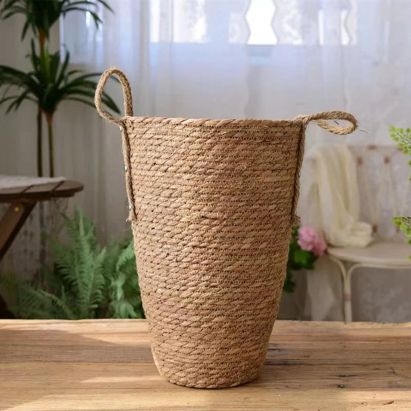 Natural woven wicker basket – decoration and storage