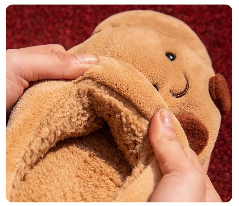 Chausson croissant en peluche, l'original qui met tout le monde de bonne humeur