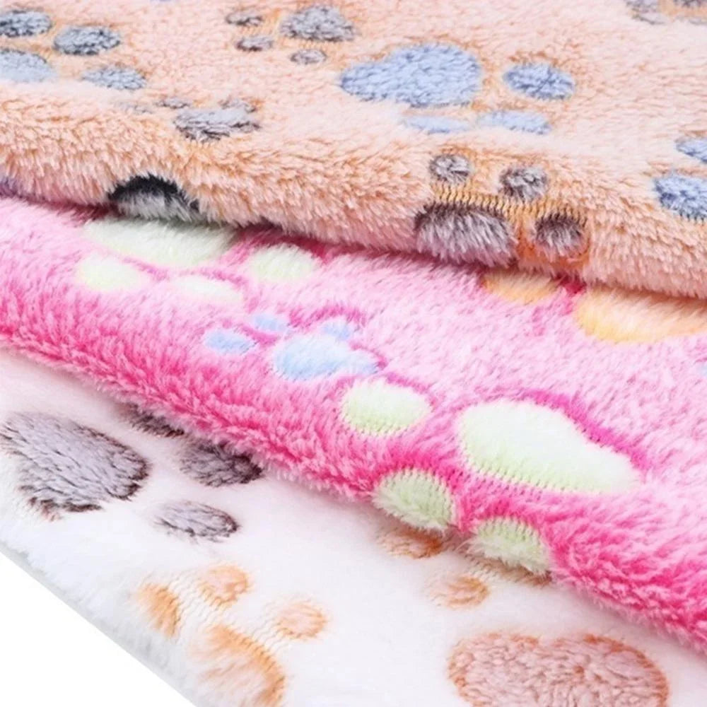 Ultra-soft velvet blanket for dogs and cats