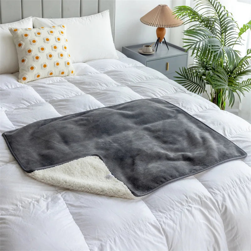 Waterproof blanket for dogs and cats