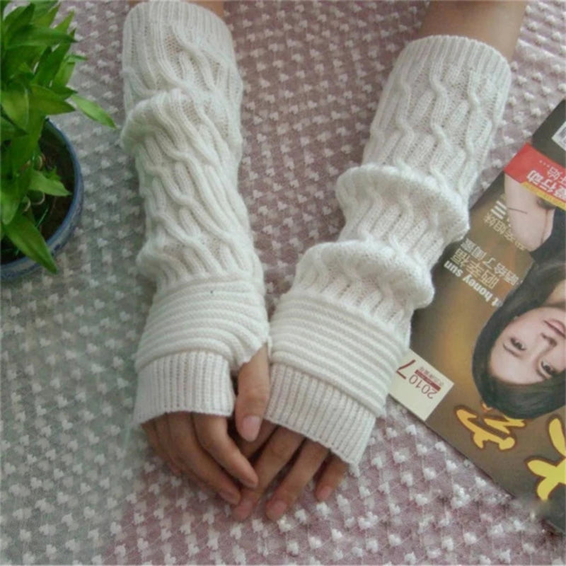 Long embroidered mittens in soft wool, warm and fingerless for winter