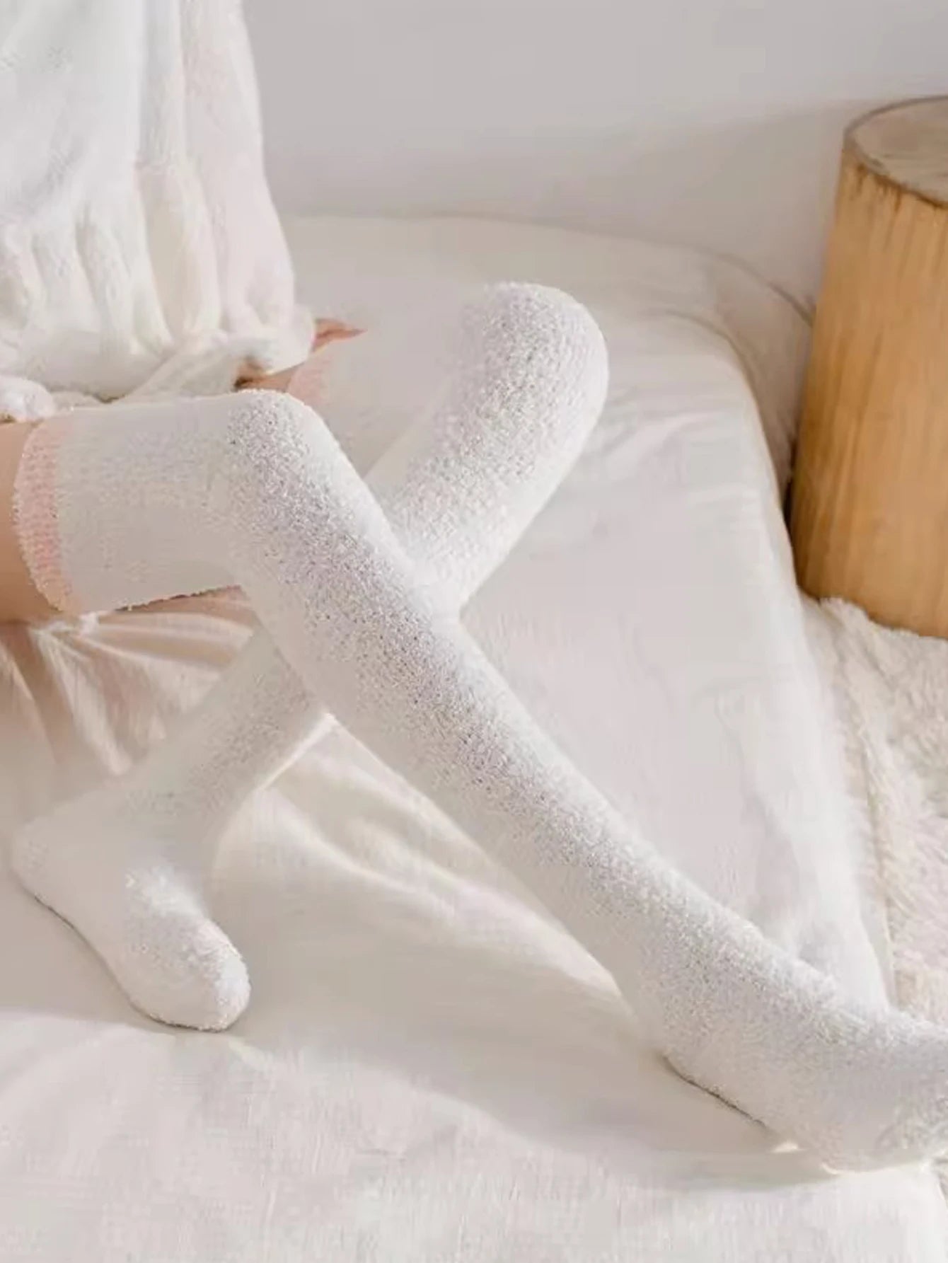 Coral velvet knee-high socks