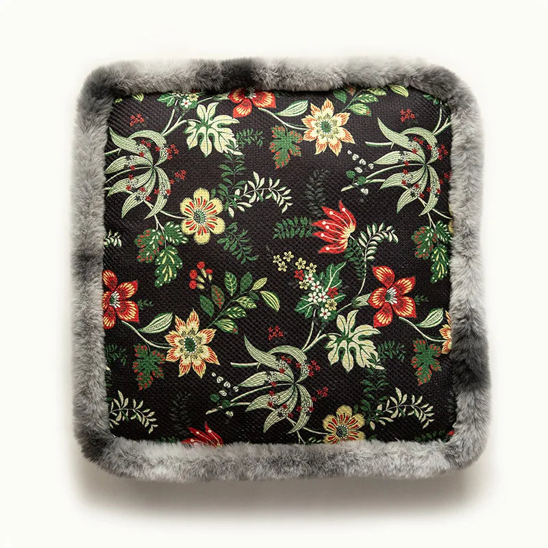 Un coussin bohème à imprimé floral pour sublimer votre déco