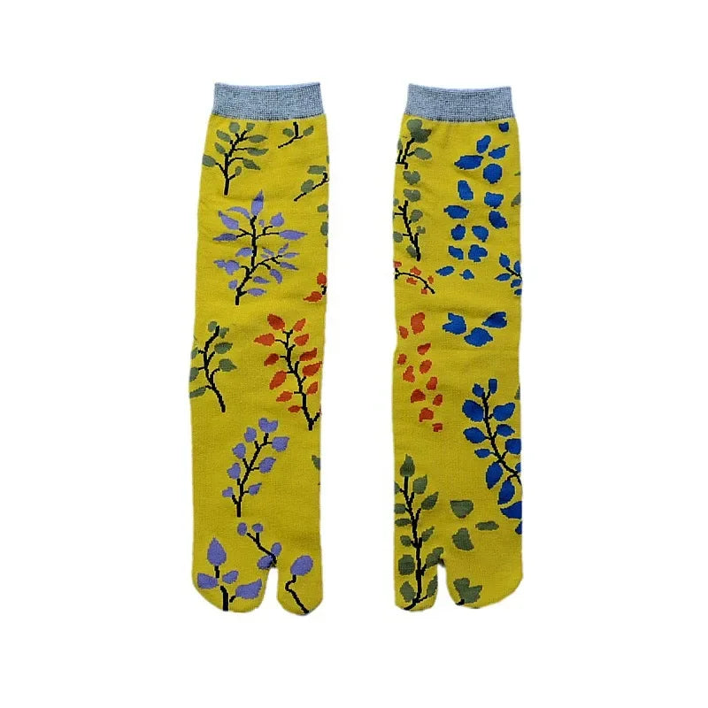 Japanese cotton mid-calf socks with two toes and cute patterns