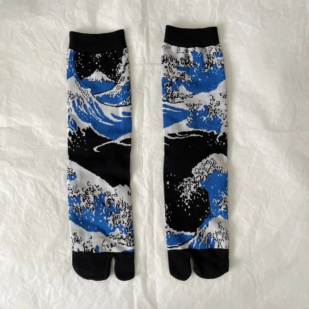 Japanese cotton mid-calf socks with two toes and cute patterns