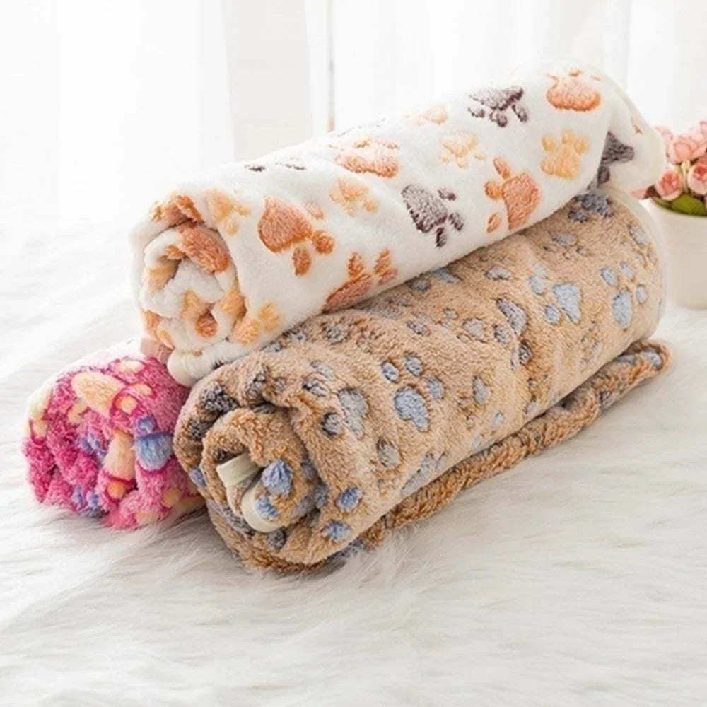 Ultra-soft velvet blanket for dogs and cats