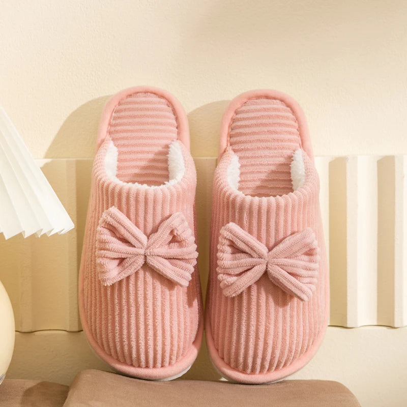 Lightweight and warm slippers with bow tie