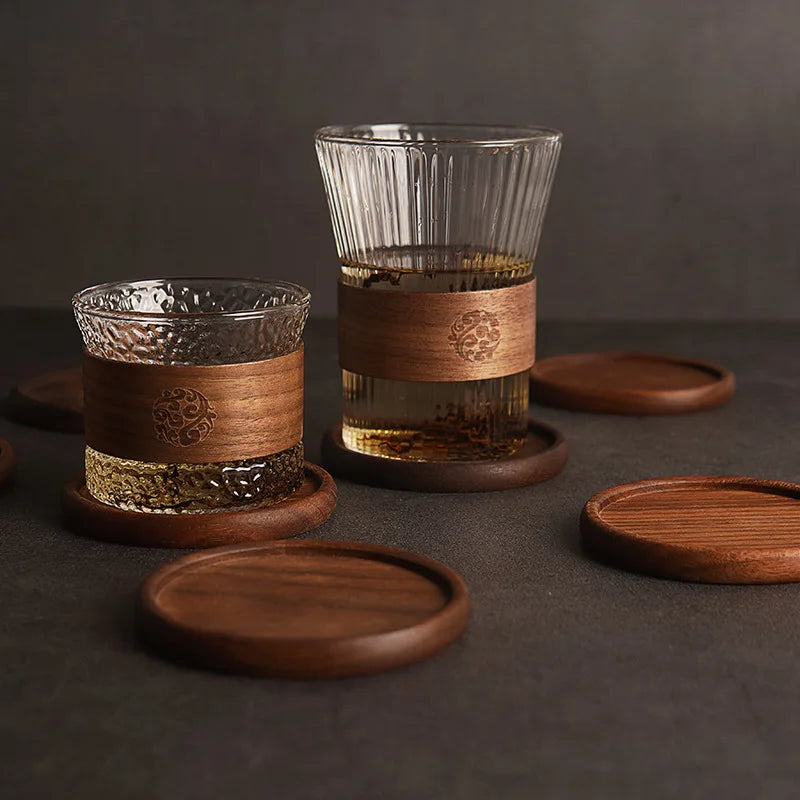 Sous-verre en bois naturel rond ou carré pour une table chic et cocooning