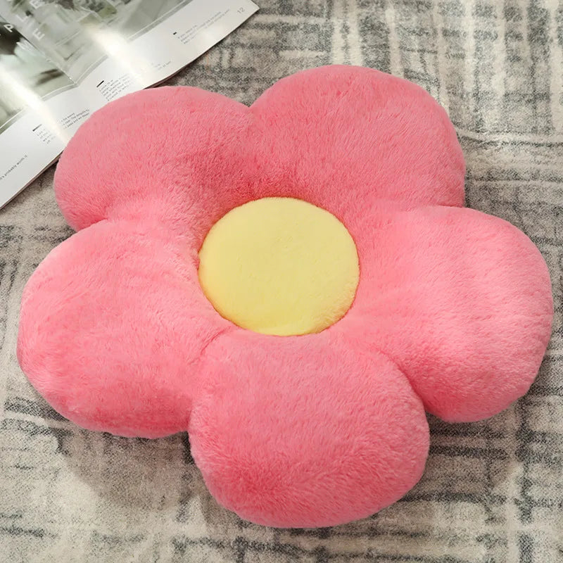 Flower-shaped plush decorative cushion