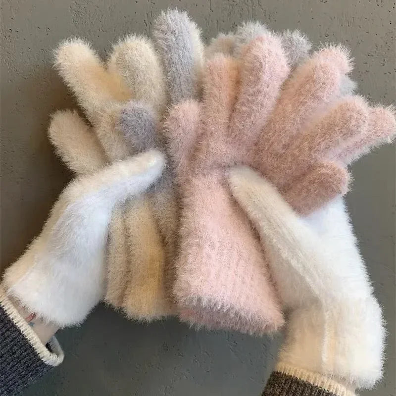 Winter gloves with velvet and warm lining