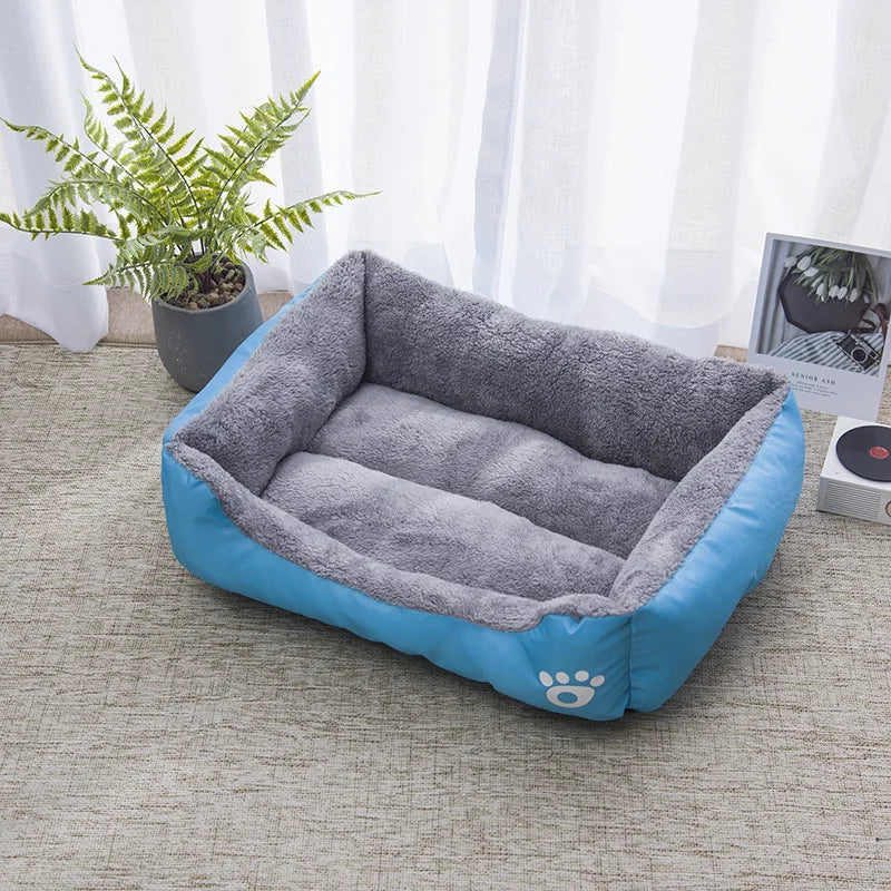 Lit douillet imperméable pour chien ou chat, 4 tailles disponibles