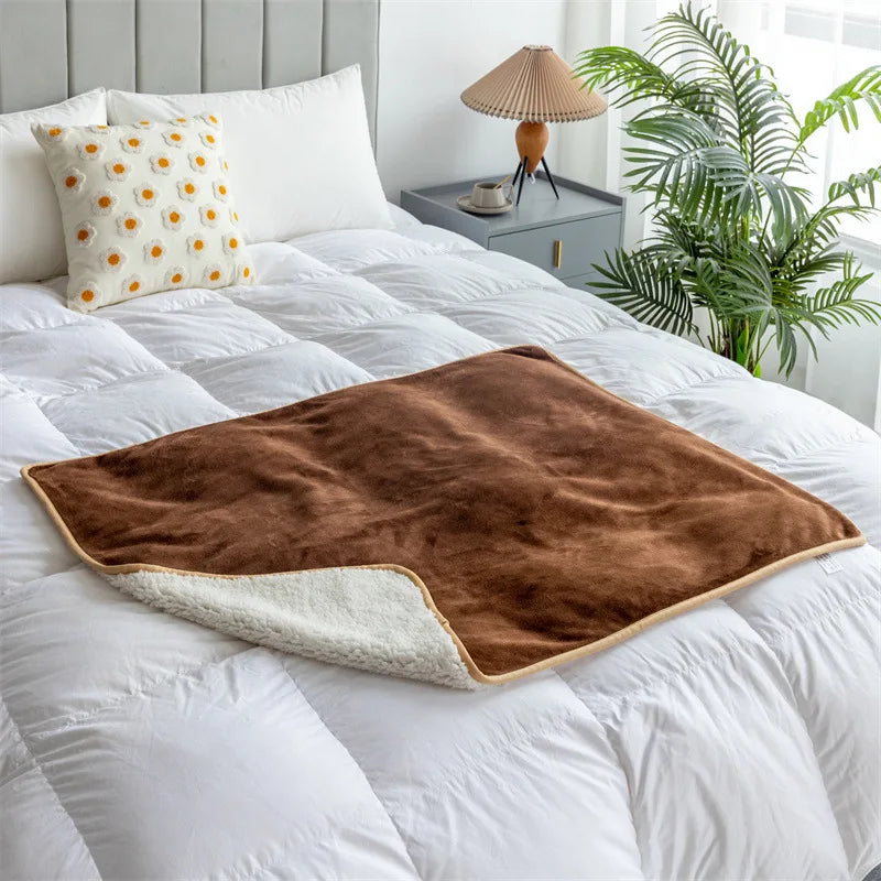 Waterproof blanket for dogs and cats