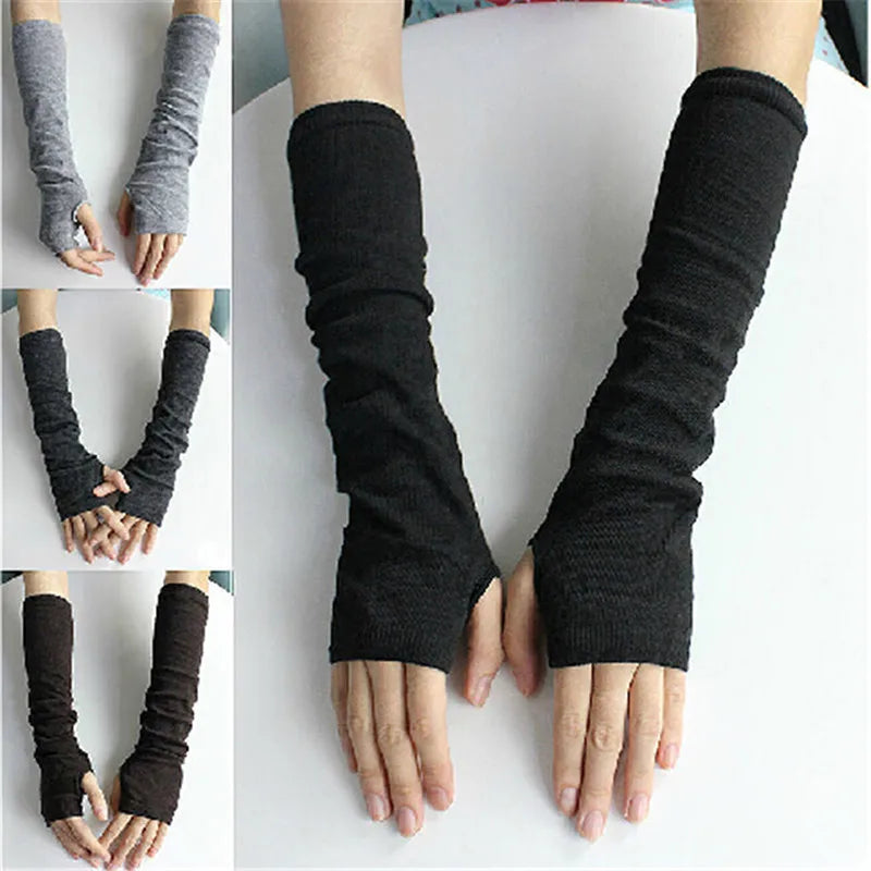 Long mittens in fine wool