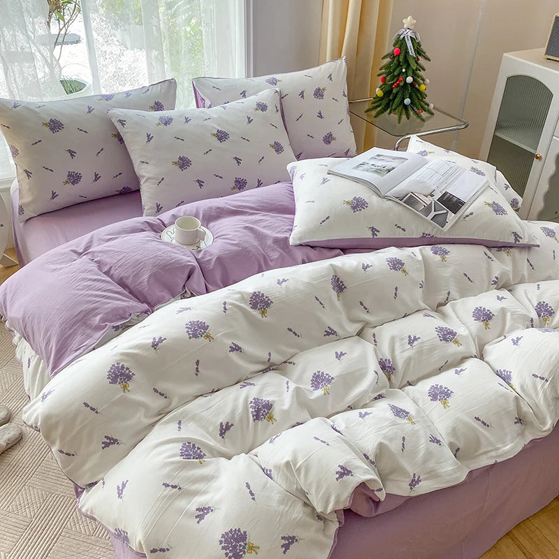 3-piece bedding set with floral and heart print