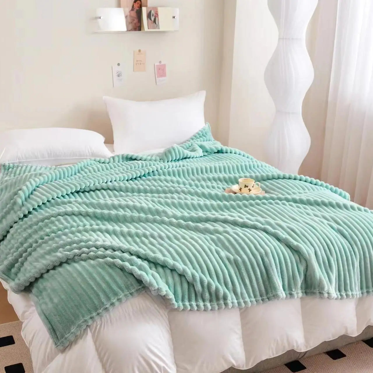 Double-sided imitation rabbit fur blanket