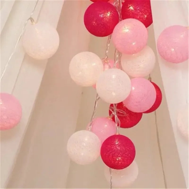 Guirlande Lumineuse Boules Coton - 10 à 40 LEDs