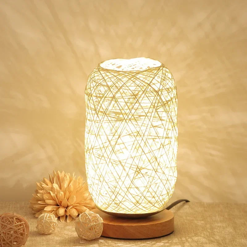 Lampe de chevet en rotin tressé