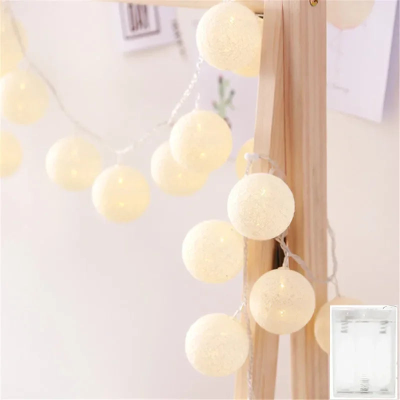 Guirlande Lumineuse Boules Coton - 10 à 40 LEDs