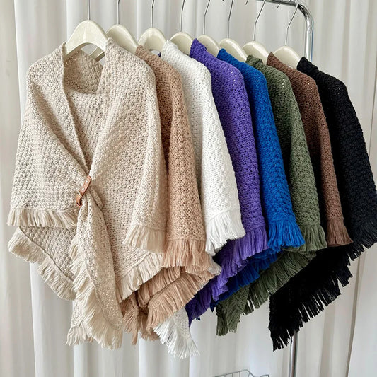 Warm triangle knitted cape, elegant and cocooning style