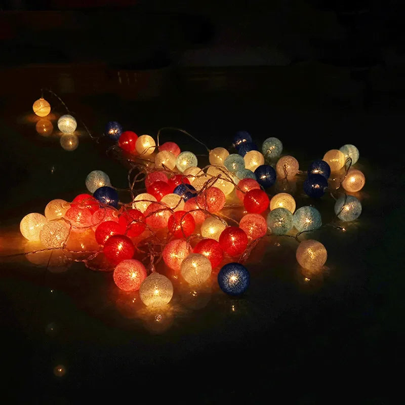 Guirlande Lumineuse Boules Coton - 10 à 40 LEDs