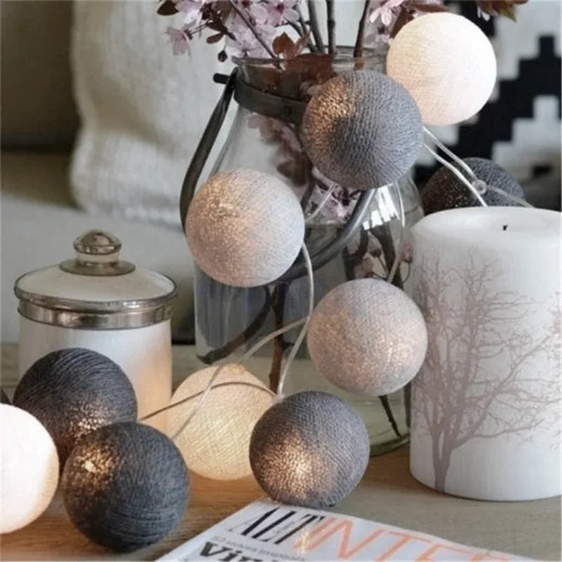 Guirlande Lumineuse Boules Coton - 10 à 40 LEDs
