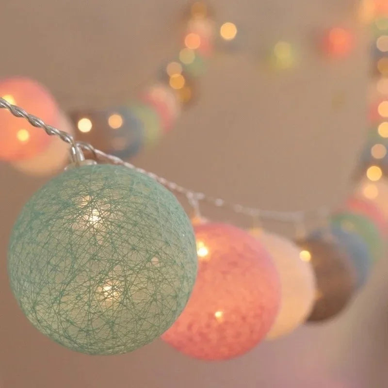 Guirlande Lumineuse Boules Coton - 10 à 40 LEDs