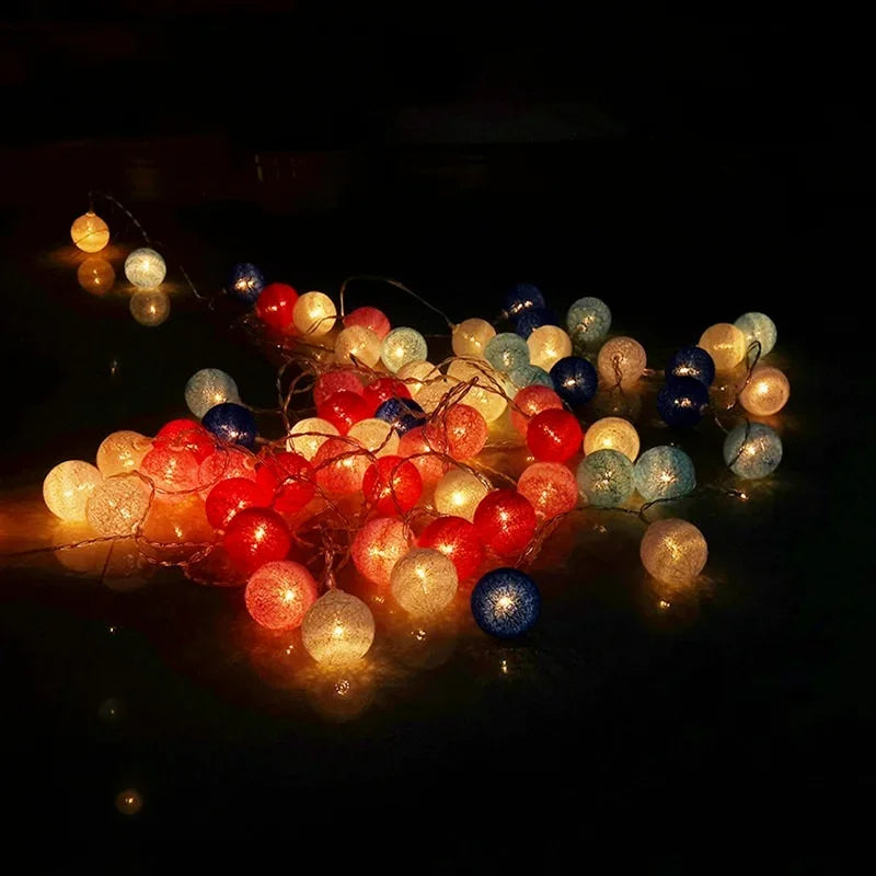 Guirlande Lumineuse Boules Coton - 10 à 40 LEDs