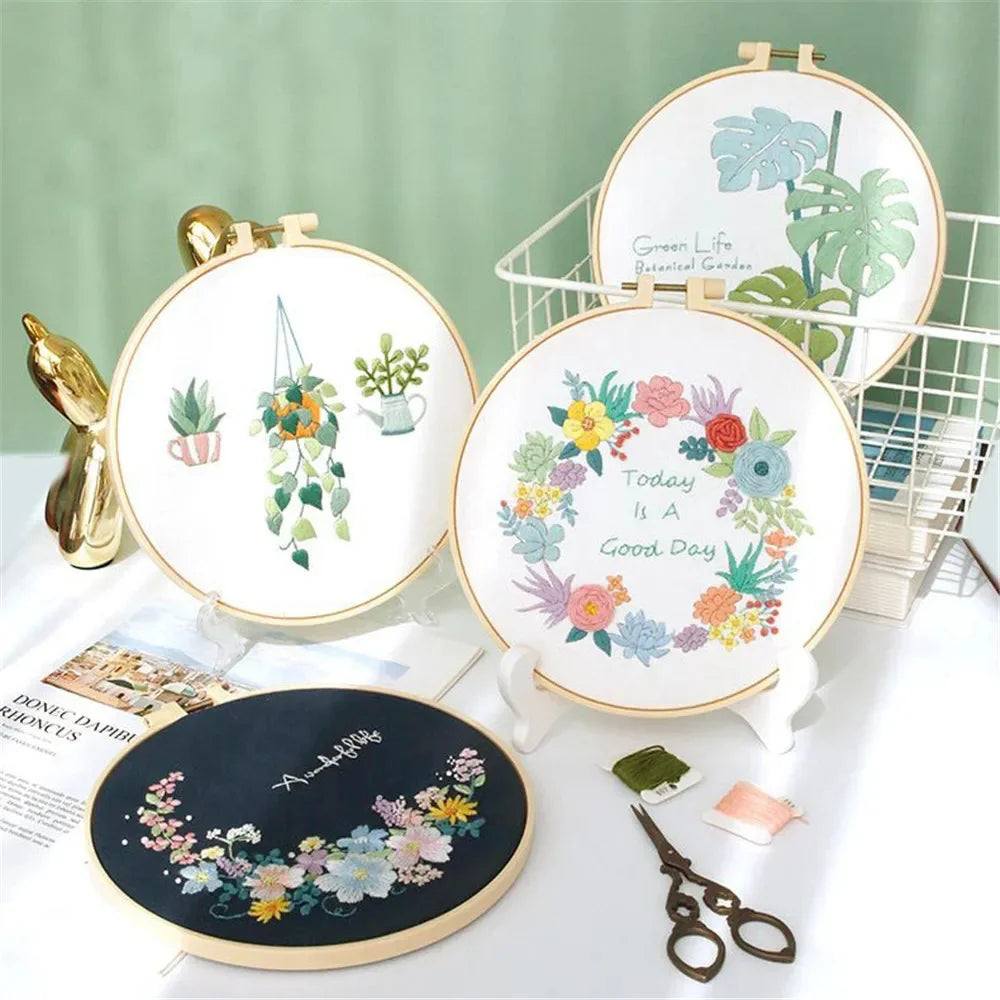 Kit Broderie Fleurs Débutant – Motifs Botaniques avec Cerceau 20×20 cm