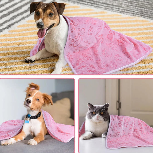 Soft pet blanket with paw prints